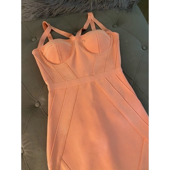 Miss Circle Peach Dress - Picture 3 of 5